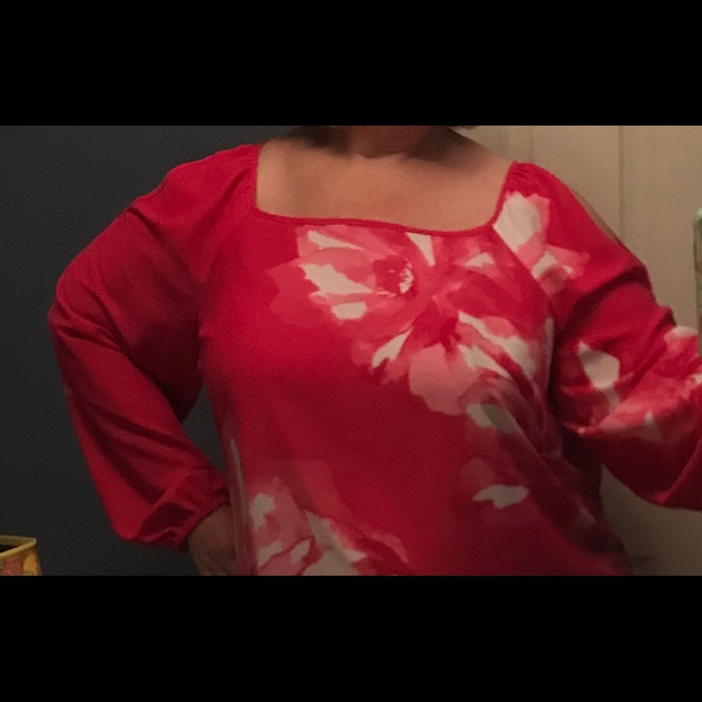 🌺 Women’s INC long sleeve top